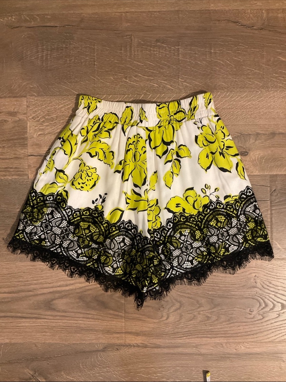 Le Superbe white, chartreuse floral lace trim high waisted shorts, S - Picture 3 of 9